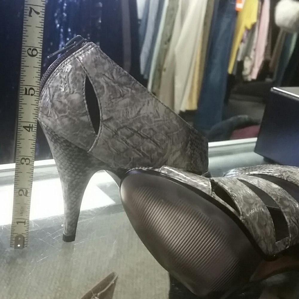 Heels - Picture 10 of 10